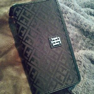 Tommy Hilfiger clutch
